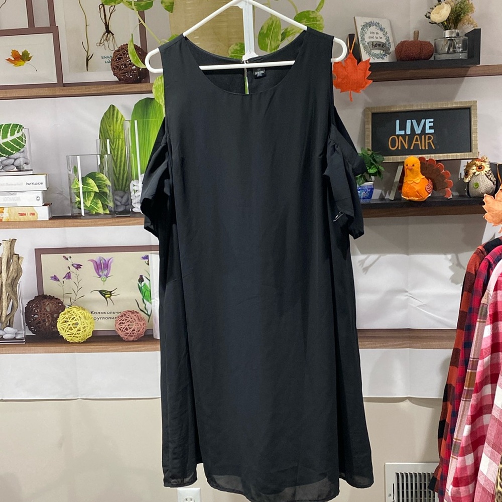 City Streets size 18 black cold shoulder dress